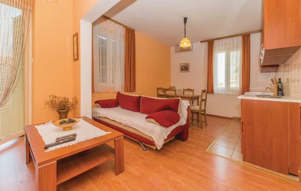 Apartment Diana - Great Location, Cosy 2 Bedroom, 2 Bathroom Apt Kukljica Exterior photo