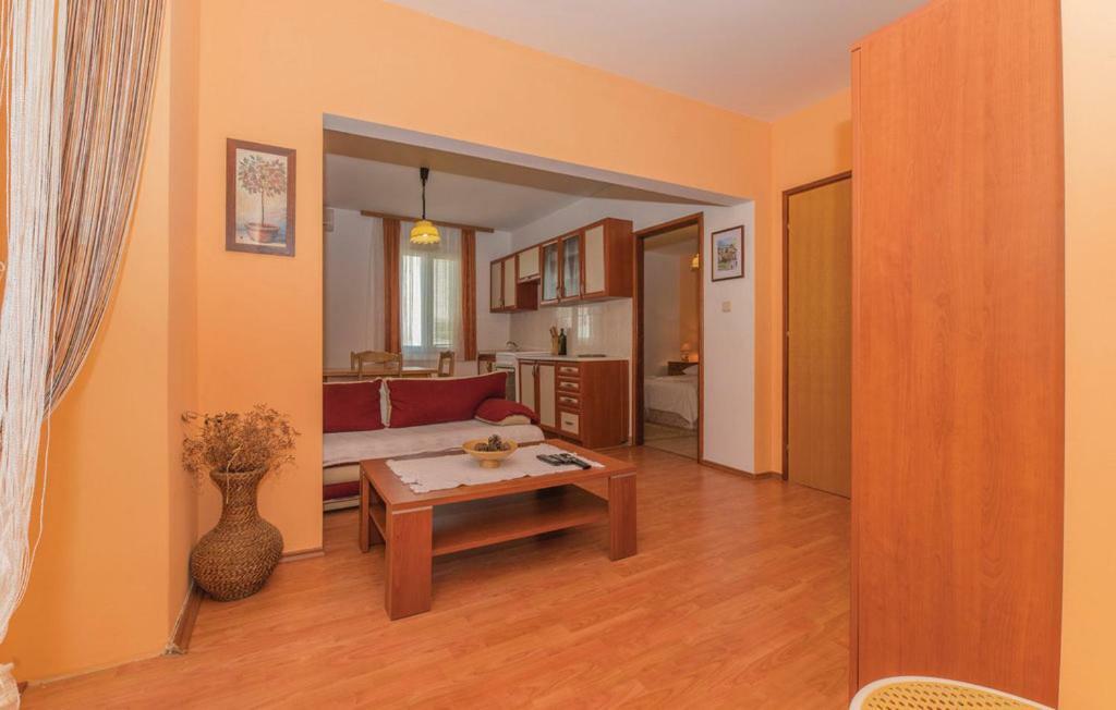 Apartment Diana - Great Location, Cosy 2 Bedroom, 2 Bathroom Apt Kukljica Exterior photo
